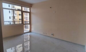 Room in 3 BHK Apartment at Amar Shaheed Path – for Rent