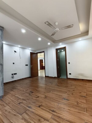 Room in 3 BHK Builder Floor at Saket – for Rent