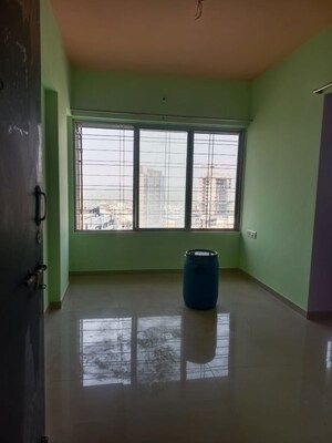 Room in 1 BHK Apartment at Om Kalyani CHS, Dahisar West – for Rent