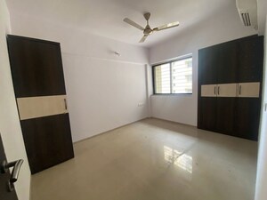 Room in 2.5 BHK Apartment at Pride Park Springs, Dhanori – for Rent