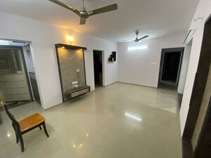 Room in 2.5 BHK Apartment at Pride Park Springs, Dhanori – for Rent