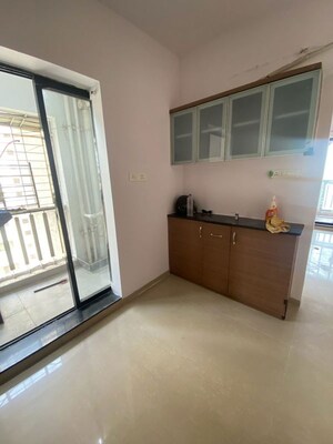 Room in 2.5 BHK Apartment at Pride Park Springs, Dhanori – for Rent