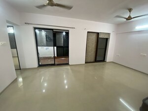Room in 2.5 BHK Apartment at Pride Park Springs, Dhanori – for Rent