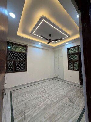 Room in 3 BHK Builder Floor at Shalimar Garden – for Sale