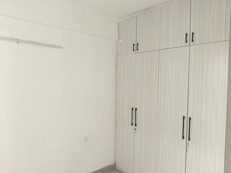 Room, signature-global-golf-greens 2 Bedroom 635 Sq.Ft. Apartment In Sector 79 Gurgaon 10762419