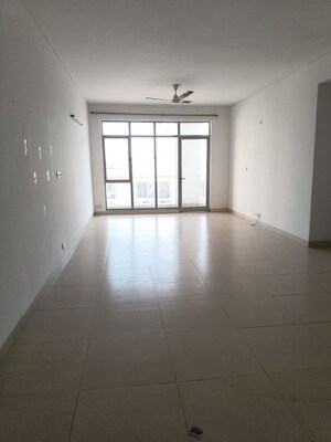 Room in 2.5 BHK Builder Floor at Smart World Gems, Sector 89 – for Rent