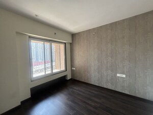 Room in 2 BHK Apartment at Paradise Sai World City Phase 2, New Panvel – for Rent