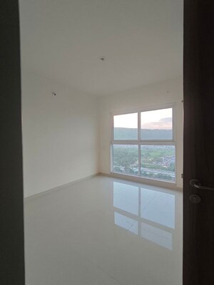 Room in 1 BHK Apartment at Ashar Arize, Kalwa – for Rent