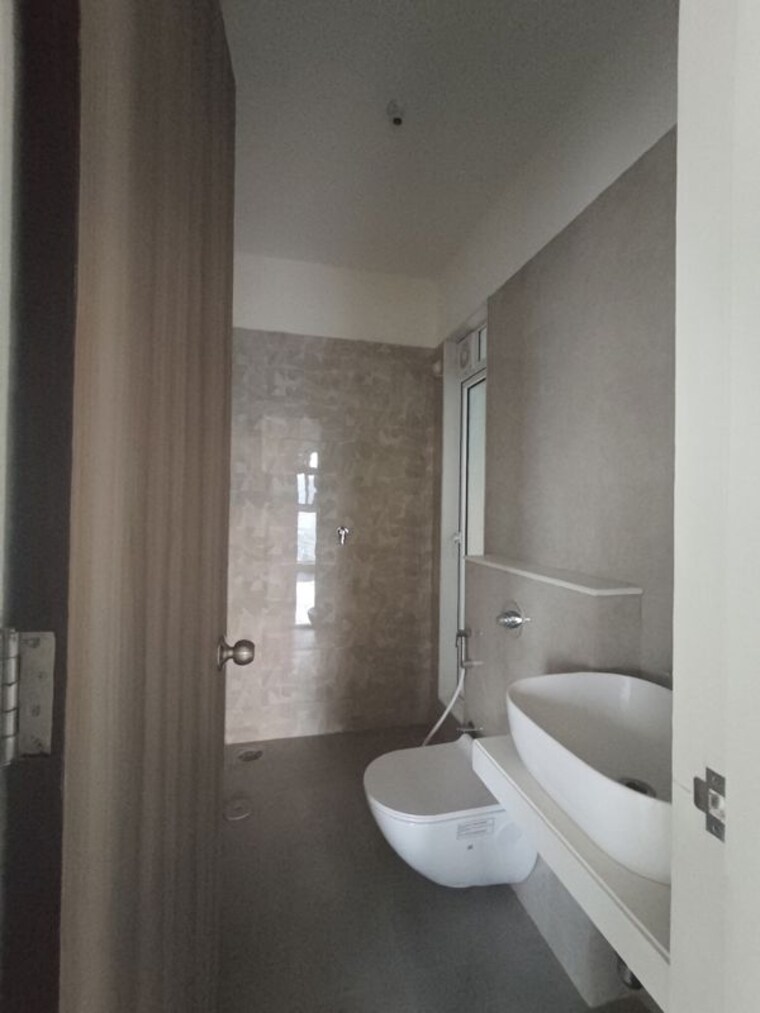 Bathroom, kalpataru-parkcity 2 Bedroom 538 Sq.Ft. Apartment In Kolshet Road Thane 10762562