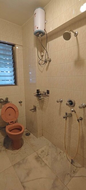 Bathroom in 4 BHK Apartment at Madhukunj Apartment Prabhadevi, Prabhadevi – for Rent