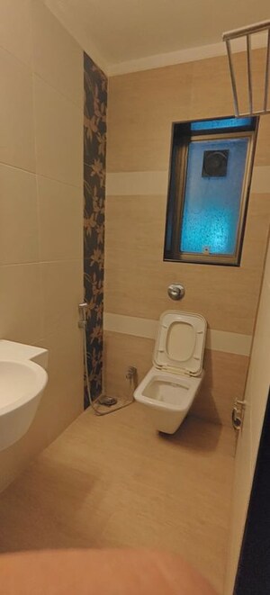Bathroom in 4 BHK Apartment at Madhukunj Apartment Prabhadevi, Prabhadevi – for Rent