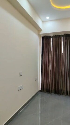 Room in 2.5 BHK Apartment at Prateek Grand City, Siddharth Vihar – for Rent