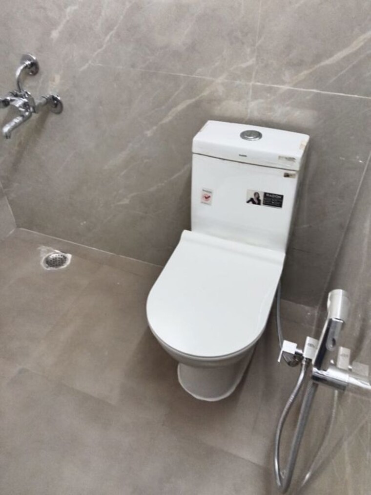 Bathroom, vaishali sector 4 2 Bedroom 1025 Sq.Ft. Apartment In Vaishali Sector 4 Ghaziabad 10762589