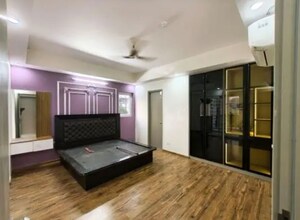 Room in 3 BHK Apartment at Gomti Nagar – for Rent