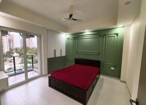 Room in 3 BHK Apartment at Gomti Nagar – for Rent