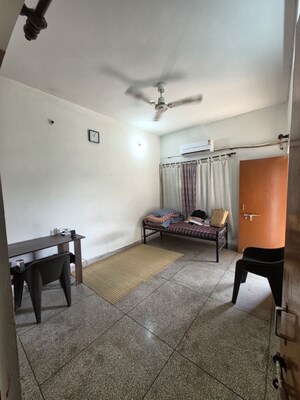 1 BHK Apartment For Rent in Arawali Apartments, Sector 52