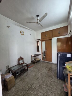 Living Room in 1 BHK Apartment at Arawali Apartments, Sector 52 – for Rent