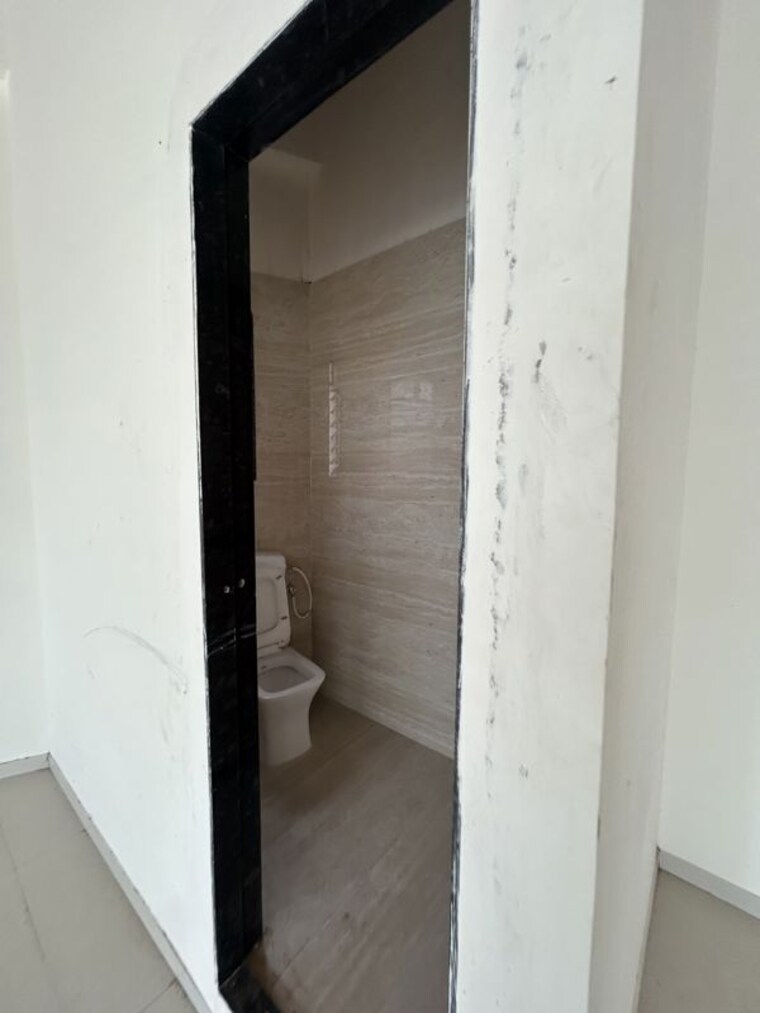 Bathroom, khadakpada Commercial Office Space 974 Sq.Ft. In Khadakpada Thane 10762678