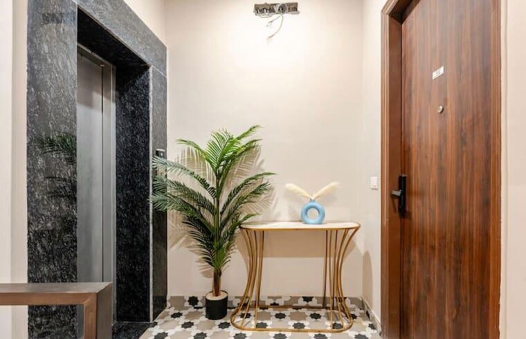 Balcony, dlf-green-avenue 4 Bedroom 3000 Sq.Ft. Builder Floor In Dlf Phase iv Gurgaon 10762681