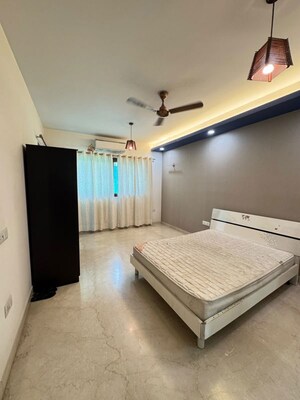 Bedroom in 3 BHK Builder Floor at Sector 45 – for Rent