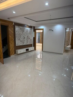 Living Room in 4 BHK Builder Floor at Sector 77 – for Sale