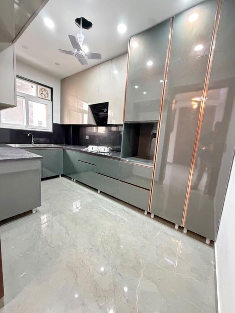 Kitchen, sector 57 3 Bedroom 250 Sq.Yd. Builder Floor In Sector 57 Gurgaon 10762725