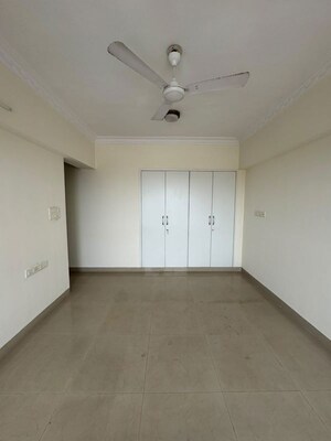 Room in 2 BHK Apartment at Nahar Amrit Shakti Yvonne, Chandivali – for Rent