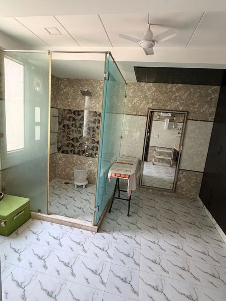 Bathroom, south city 1  500 Sq.Yd. Villa In South City 1 Gurgaon 10762718