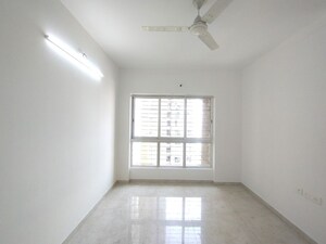 Room in 2 BHK Apartment at Kalpataru Pristine, Manpada – for Rent