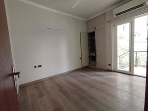 Room in 3 BHK Apartment at Central Park Flower Valley, Sohna Sector 33 – for Rent