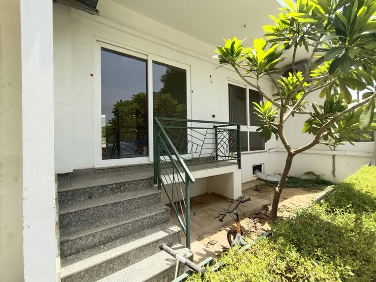 Balcony, central-park-flower-valley 3 Bedroom 1642 Sq.Ft. Apartment In Sohna Sector 33 Gurgaon 10762753