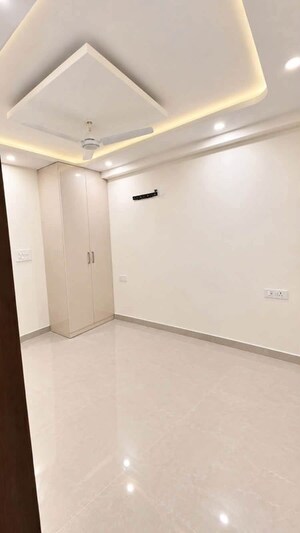 Room in 2 BHK Apartment at Chattarpur – for Rent