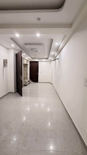 Room in 2 BHK Apartment at Chattarpur – for Rent