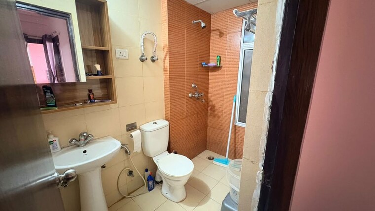 Bathroom, mahagun-mywoods 3 Bedroom 1520 Sq.Ft. Apartment In Sector 16c Greater Noida Greater Noida 10762739