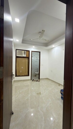 Room in 2 BHK Independent House at Saket – for Rent