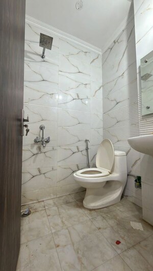 Bathroom in 2 BHK Independent House at Saket – for Rent