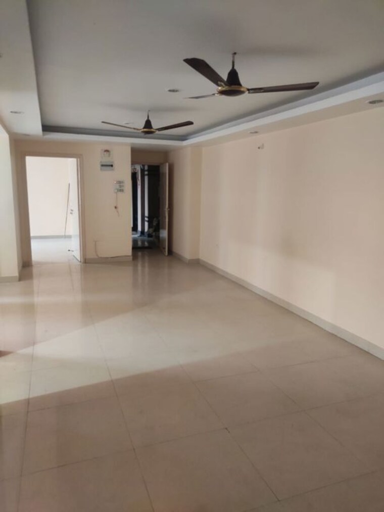 Room, kutchery road 3 Bedroom 1270 Sq.Ft. Apartment In Kutchery Road Ranchi 10762787