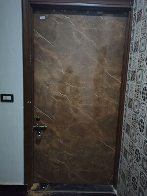 Room in 4 BHK Builder Floor at Sector 37 – for Sale