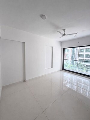 Room in 2 BHK Apartment at Santacruz West – for Rent
