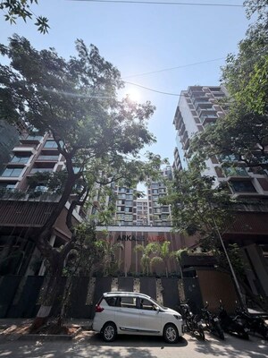 2 BHK Apartment – Exterior View View at Santacruz West - for Rent