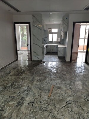 Room in 4 BHK Builder Floor at Sector 37 – for Sale