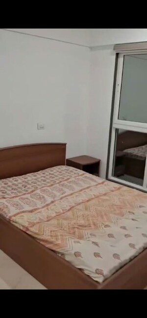 Bedroom in 2 BHK Apartment at Platinum Life, Andheri West – for Rent