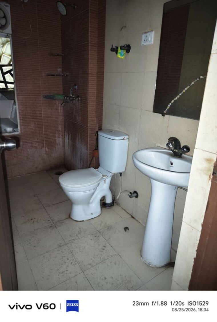 Bathroom, mahagun-mywoods 3 Bedroom 1520 Sq.Ft. Apartment In Sector 16c Greater Noida Greater Noida 10762708