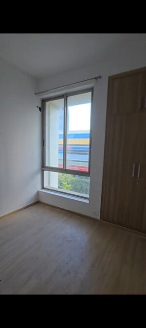 Room in 3 BHK Apartment at Pioneer Park Phase 1, Sector 61 – for Sale