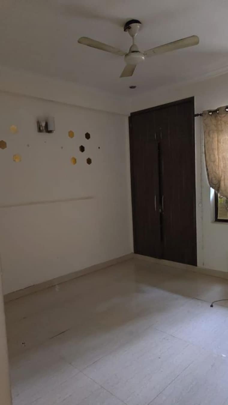 Room, unitech-uniworld-gardens-2 2 Bedroom 973 Sq.Ft. Apartment In Sector 47 Gurgaon 10762848