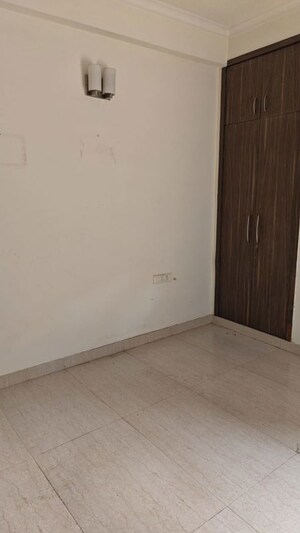 2 BHK Apartment For Rent in Unitech Uniworld Gardens 2, Sector 47