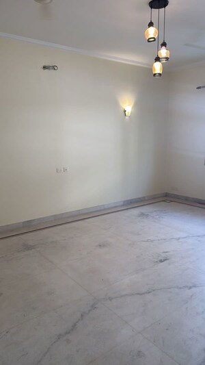 Room in 3 BHK Builder Floor at Palam Vihar Residents Association, Palam Vihar – for Rent