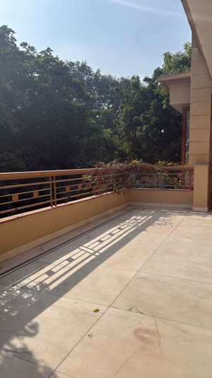 Balcony in 3 BHK Builder Floor at Palam Vihar Residents Association, Palam Vihar – for Rent