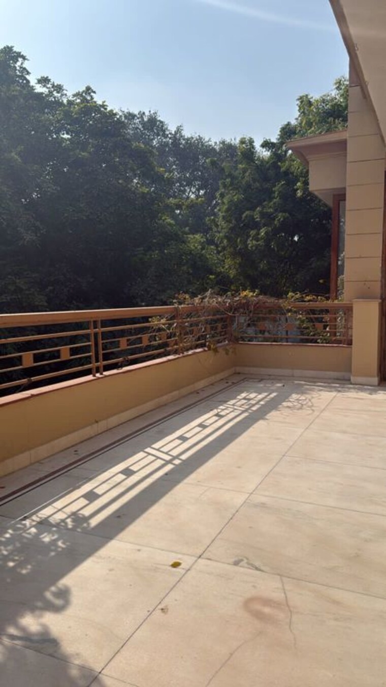 Balcony, palam-vihar-residents-association 3 Bedroom 4500 Sq.Ft. Builder Floor In Palam Vihar Gurgaon 10762850