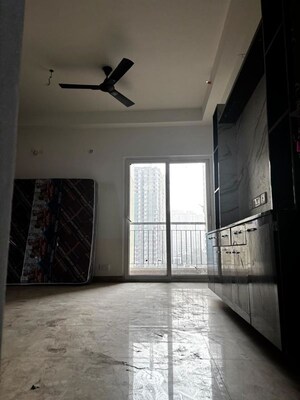 Room in 2 BHK Apartment at Palm Marina Suites, Nh 24 – for Sale